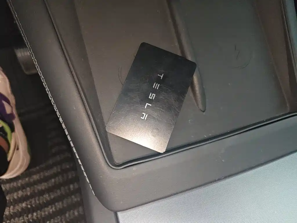 Tesla Model 3 — миниатюра 9