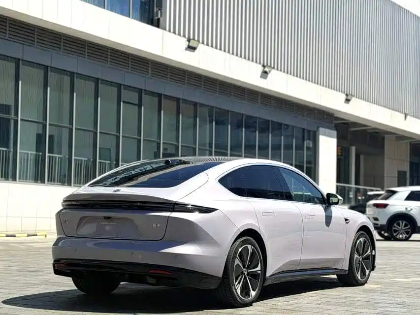 NIO ET5 — миниатюра 6