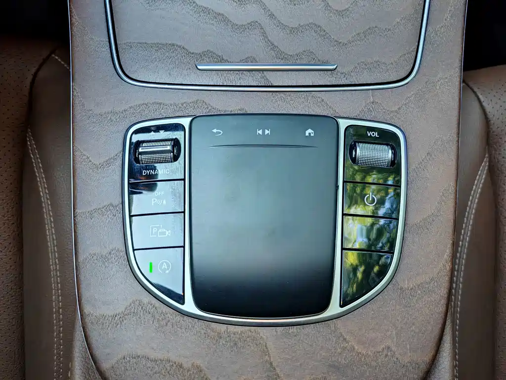 Mercedes-Benz E-Class — миниатюра 12