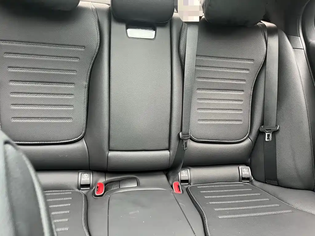 Mercedes-Benz C-Class — миниатюра 5