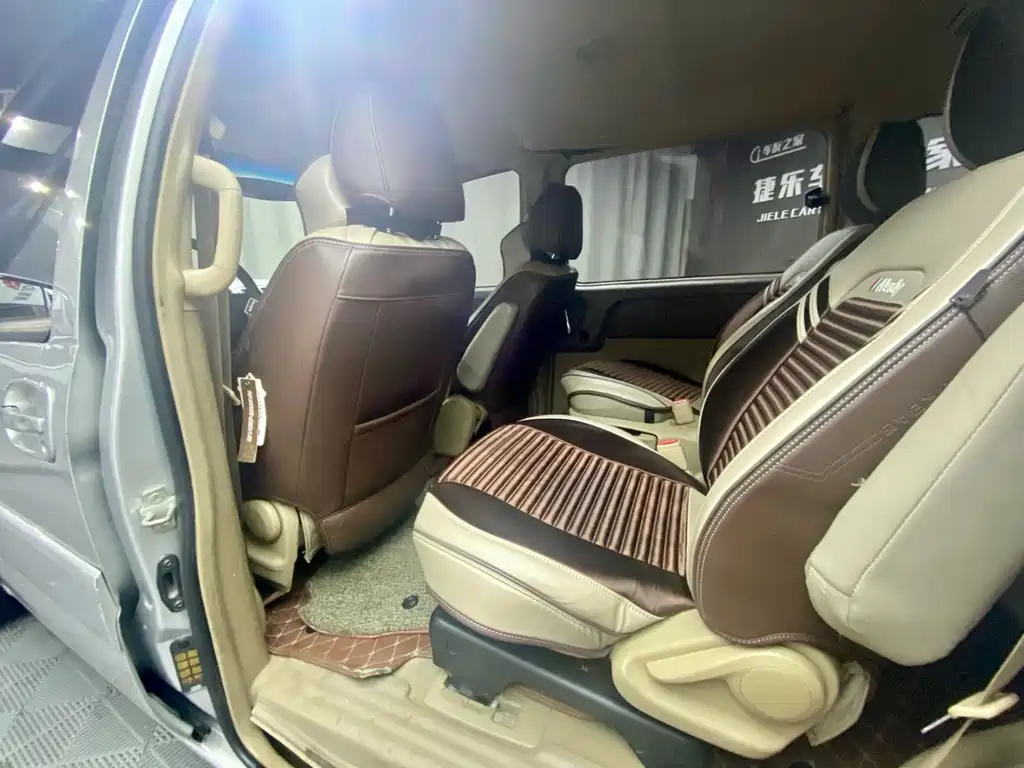 Buick GL8 — миниатюра 13