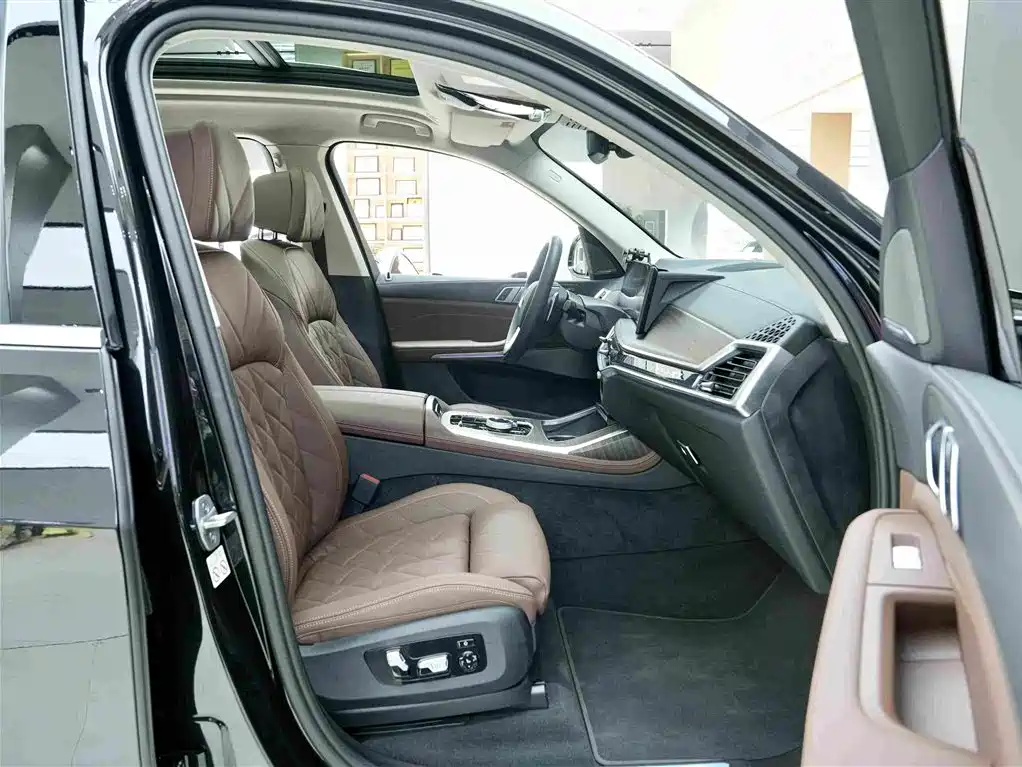 BMW X7 — миниатюра 12