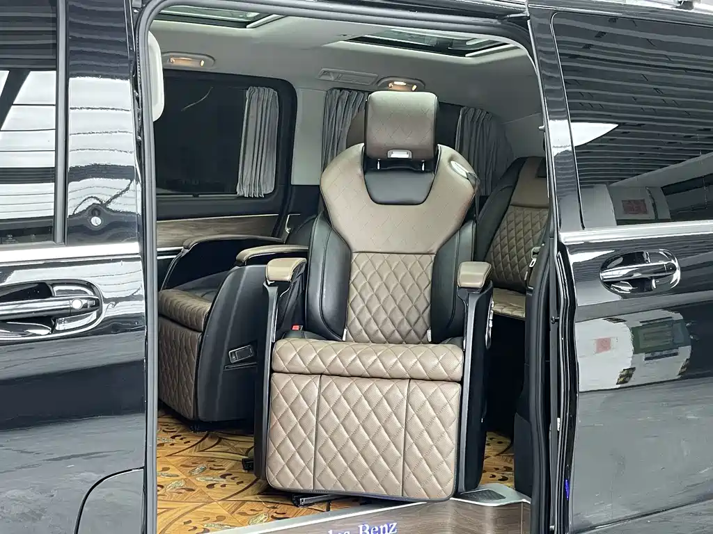 Mercedes-Benz V-Class — миниатюра 12