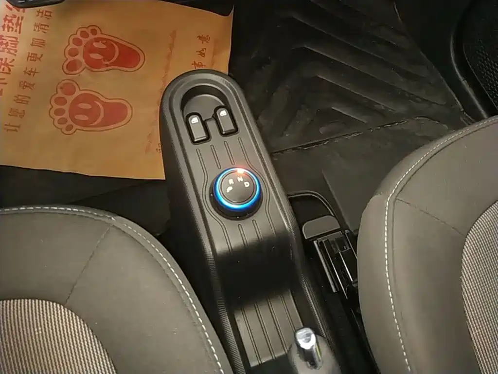 Wuling MINIEV — миниатюра 14