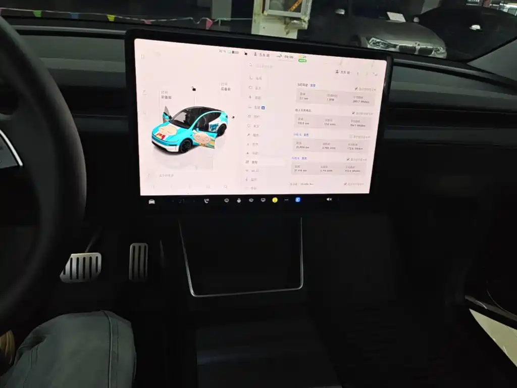 Tesla Model Y — миниатюра 13