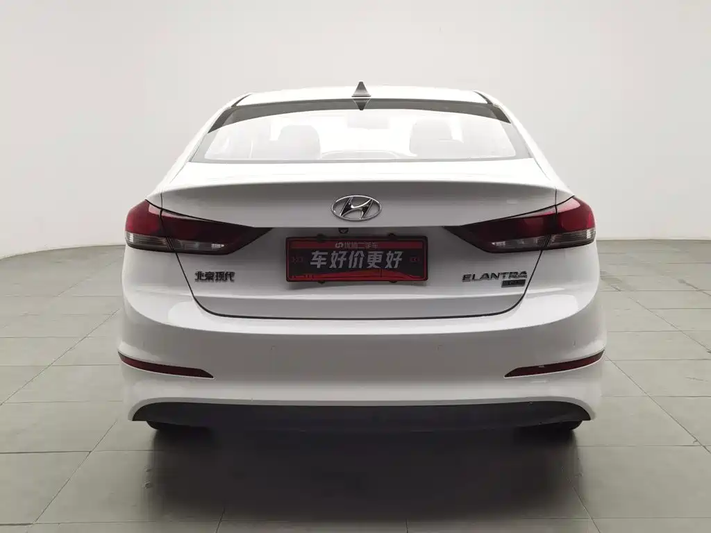 Hyundai Elantra — миниатюра 4