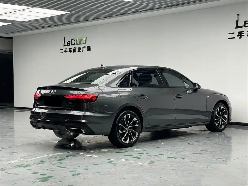 Audi A4L 2023 40 TFSI Luxury