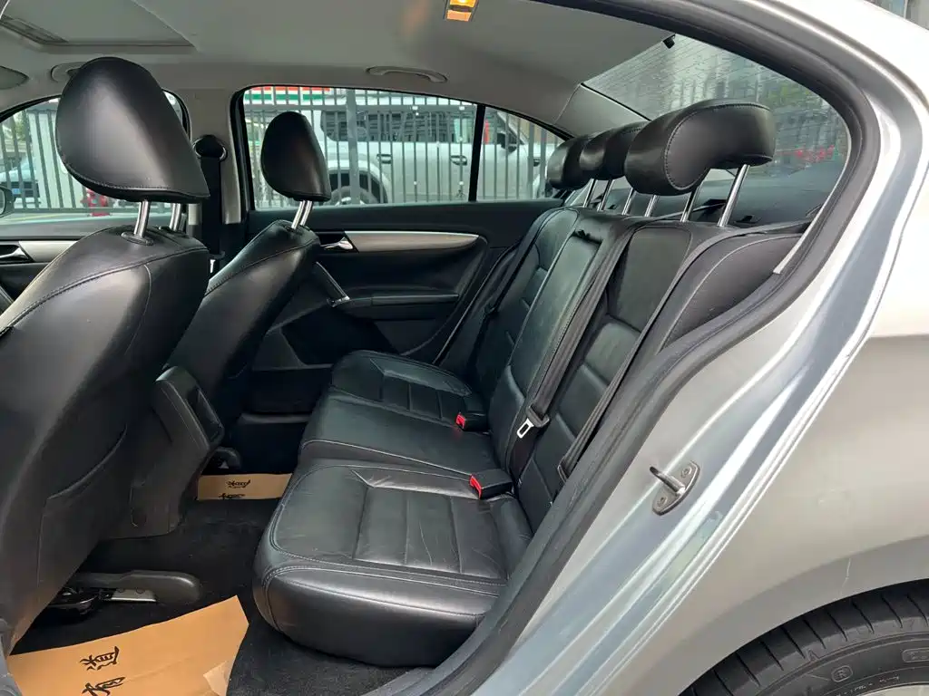 Volkswagen Lavida — миниатюра 4