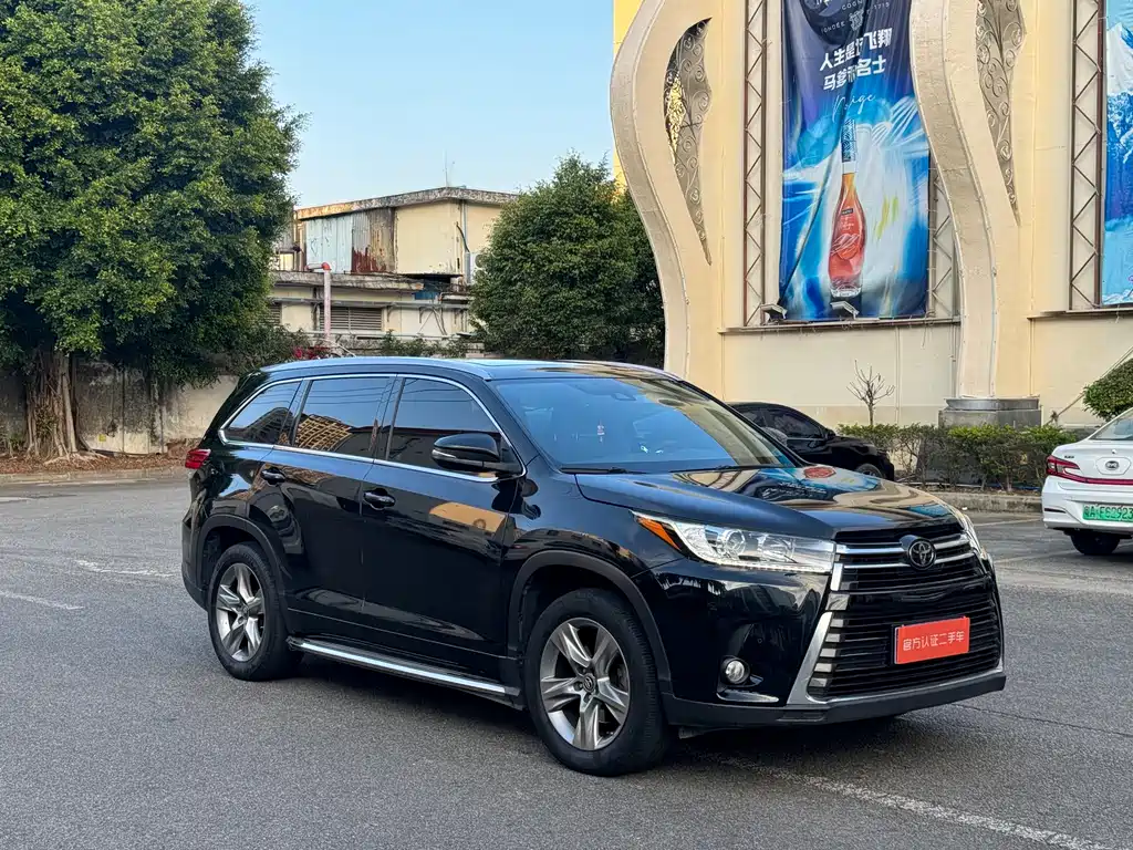 TOYOTA HIGHLANDER