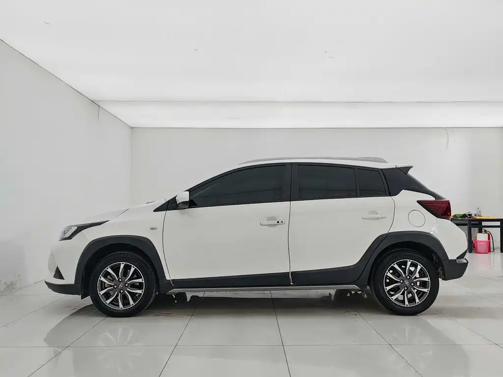 TOYOTA YARIS L ZHIXUAN