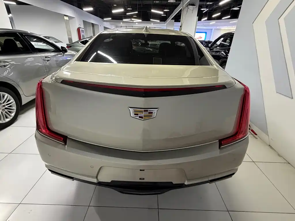 Cadillac XTS — миниатюра 4