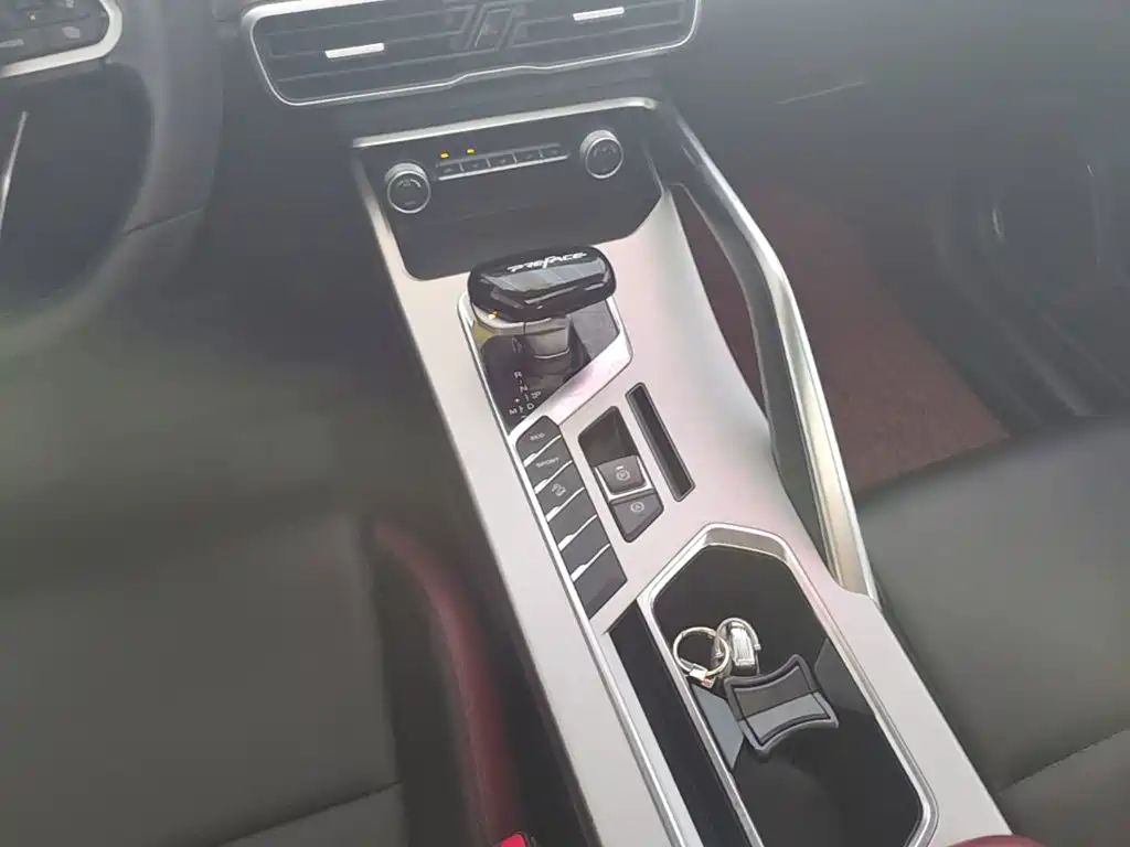 Geely Binyue — миниатюра 14