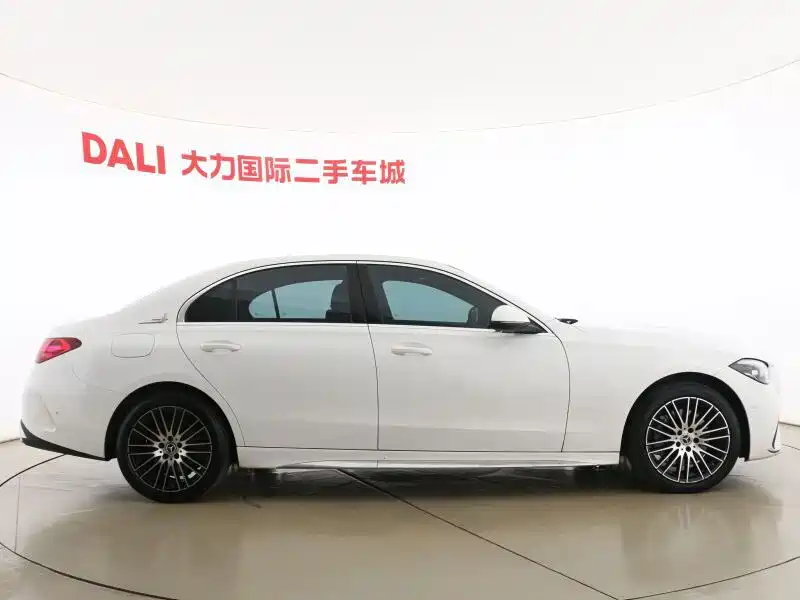 Mercedes-Benz C-Class — миниатюра 13
