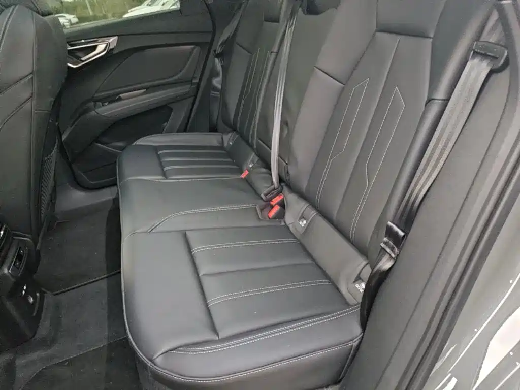 Audi Q4 e-tron — миниатюра 17