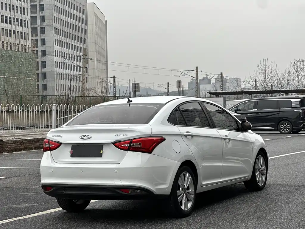 CHERY ARRIZO 5