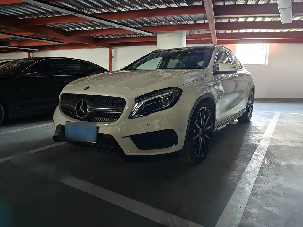 Mercedes-Benz GLA AMG