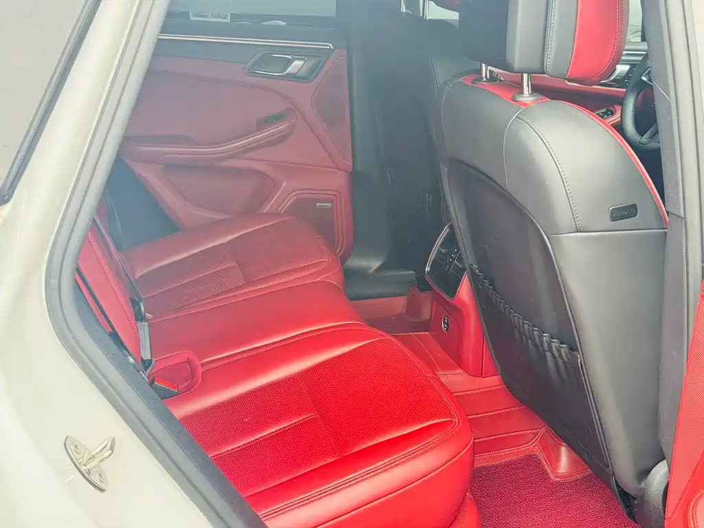 Porsche Macan — миниатюра 12