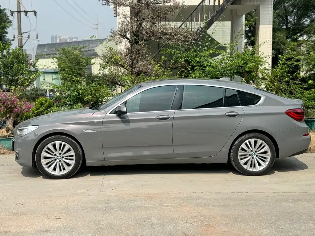 BMW 5 Series GT — миниатюра 4