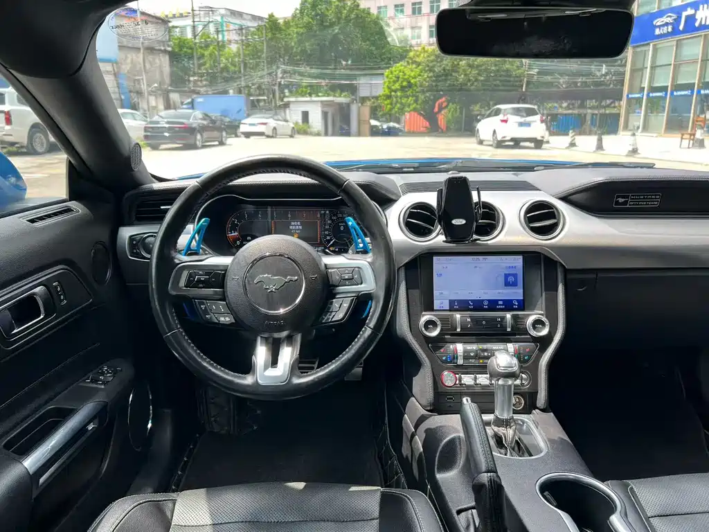 Ford Mustang — миниатюра 4
