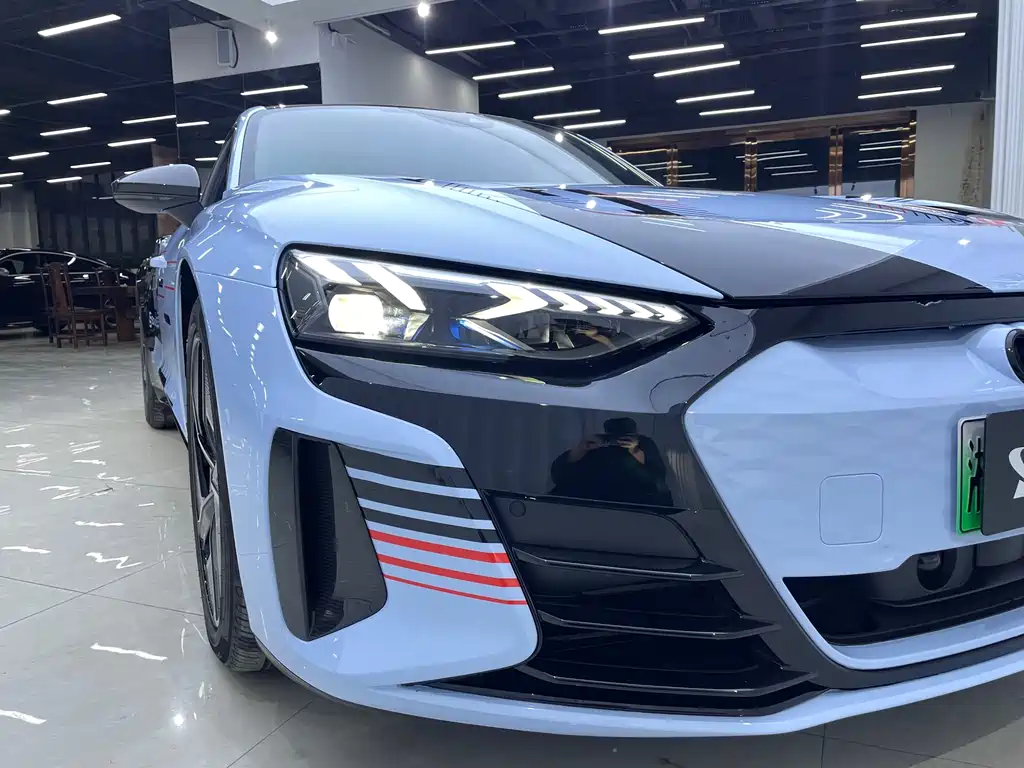 AUDI RS E TRON GT