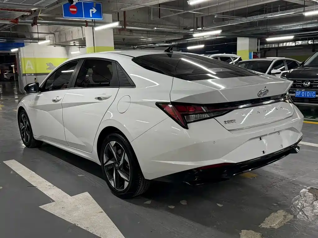 Hyundai Elantra — миниатюра 6