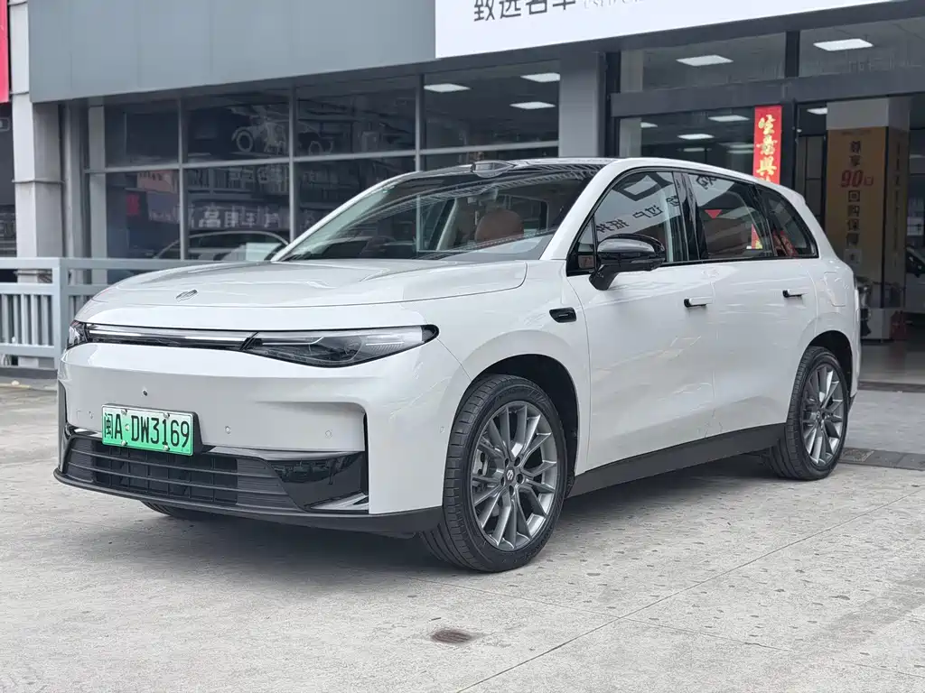 Leapmotor C10