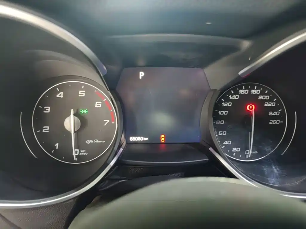 Alfa Romeo Stelvio — миниатюра 12