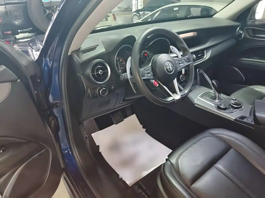 Alfa Romeo Stelvio — миниатюра 16