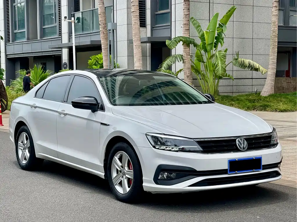 Volkswagen Lamando 2019 230TSI DSG VI