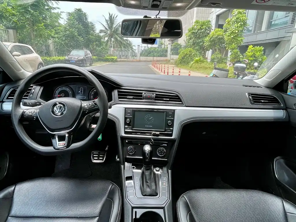 Volkswagen Lamando 2019 230TSI DSG VI