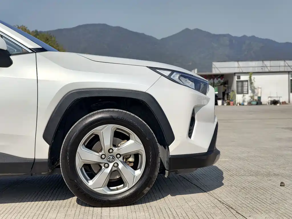 Toyota RAV4 2022 2.0L CVT Plus