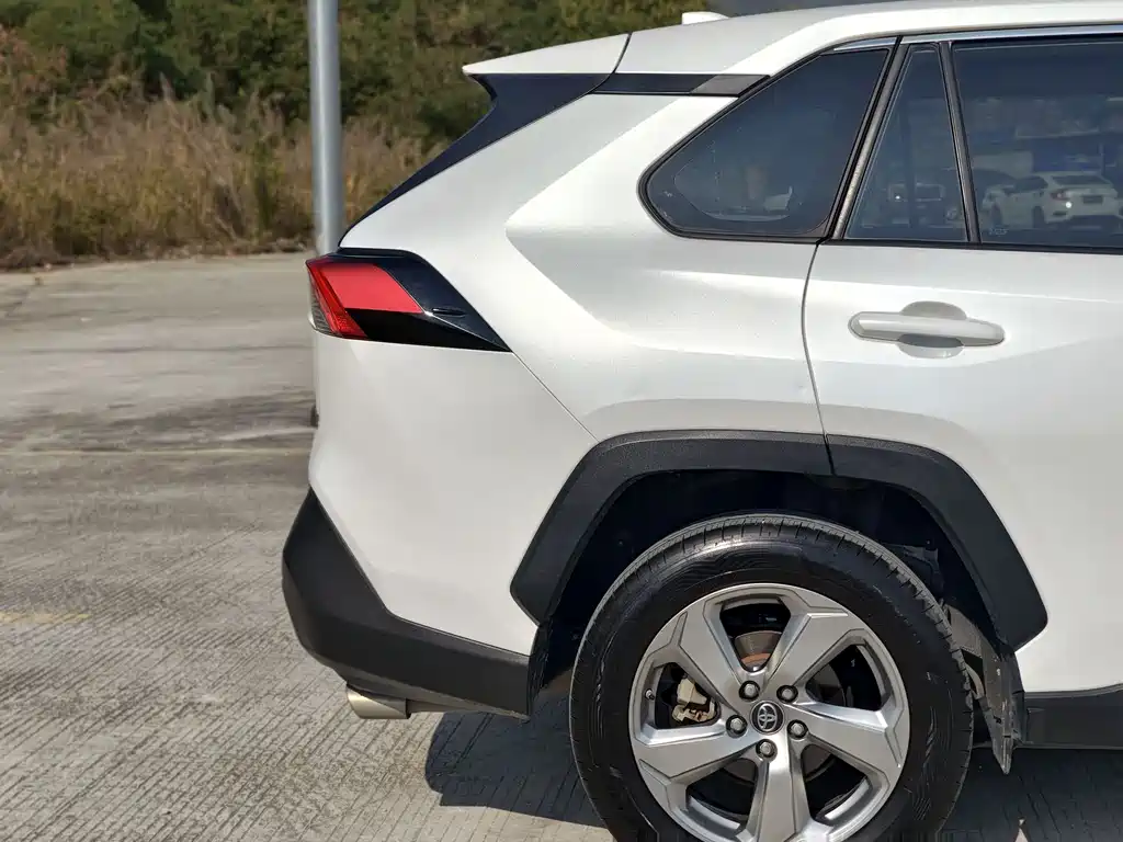 Toyota RAV4 2022 2.0L CVT Plus