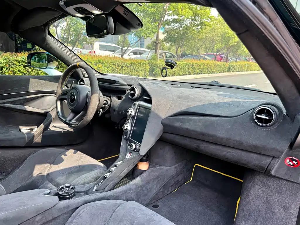 McLaren 720S — миниатюра 6