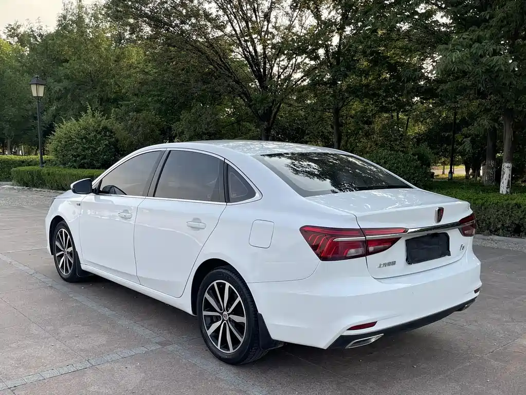 Roewe i6 Classic — миниатюра 4