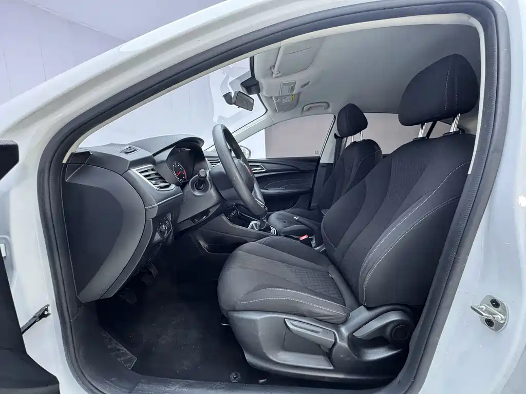 Roewe i5 2019 1.5L MT 4G