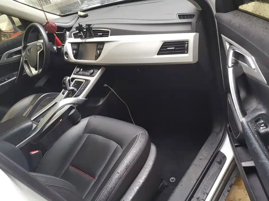 Geely Boyue — миниатюра 8