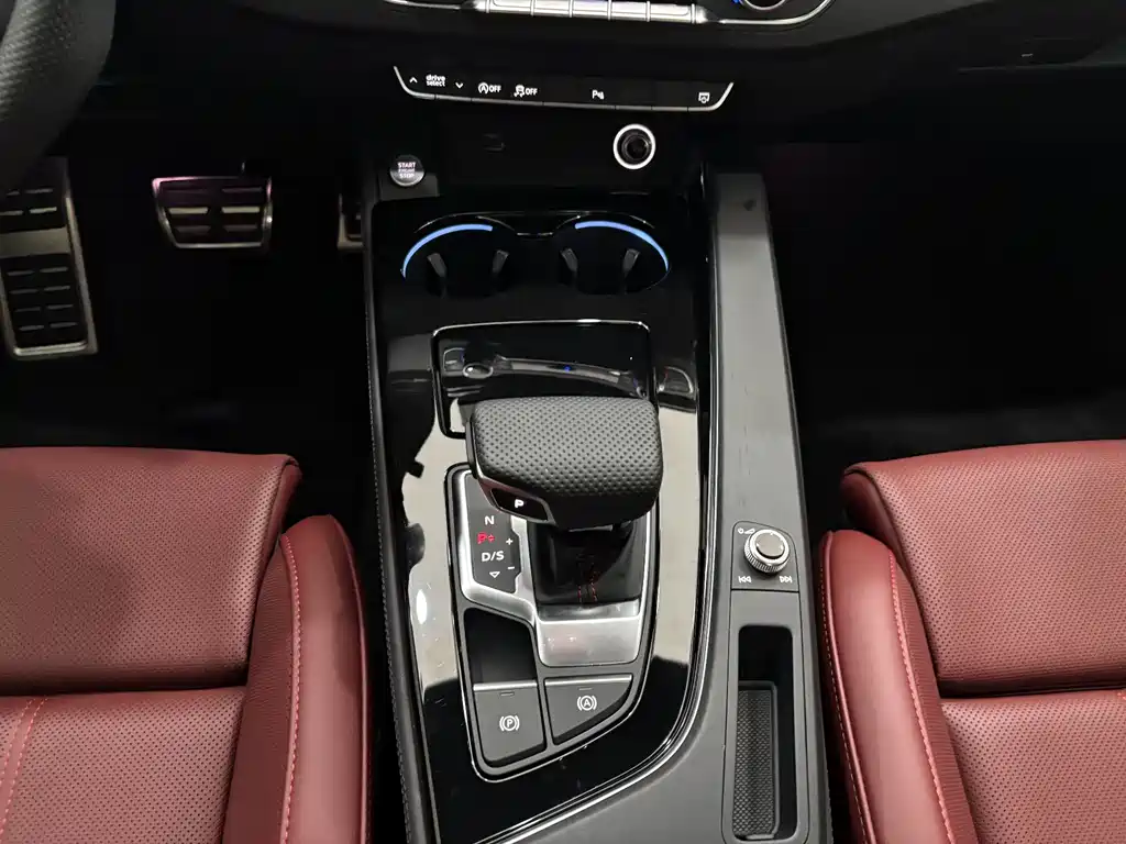Audi A4L 2 Million Units Delight Edition 40 TFSI Luxury Dynamic Type, фото 19
