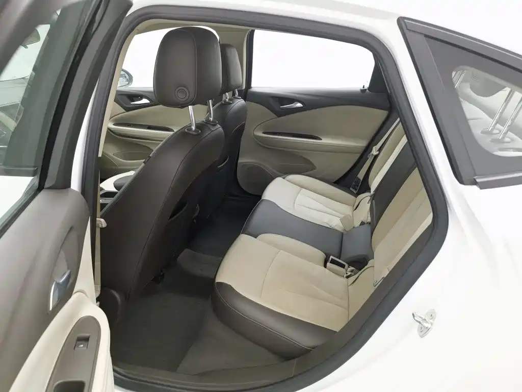 Buick Verano — миниатюра 15
