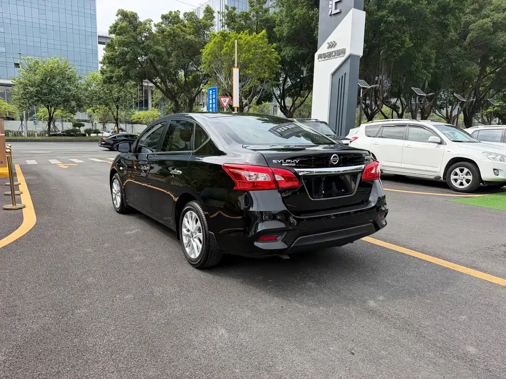 Nissan Sylphy — миниатюра 7