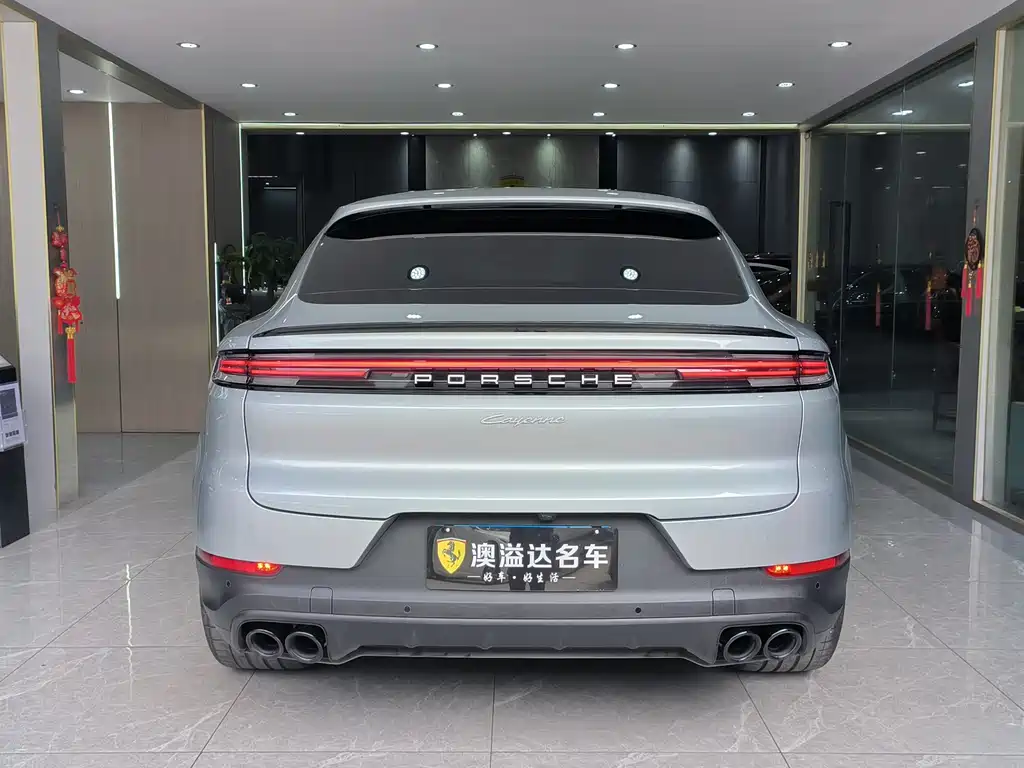 Porsche Cayenne — миниатюра 18