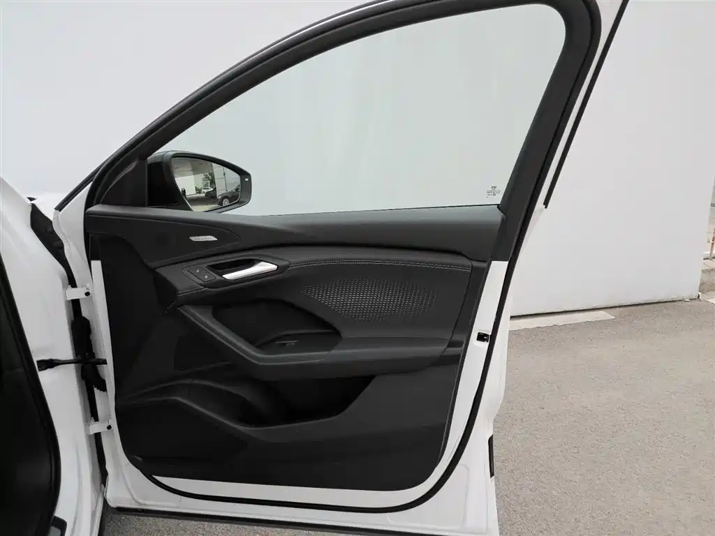 Audi Q6L e-tron id 4515283 из Китая 12