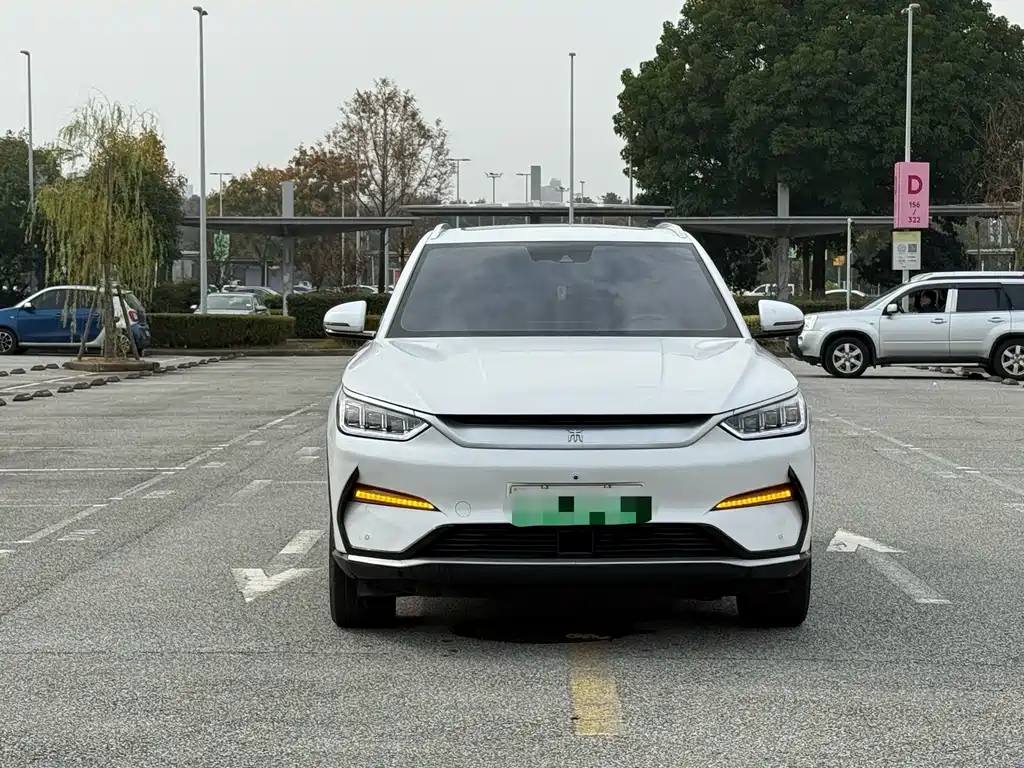 BYD PLUS New Energy — миниатюра 2