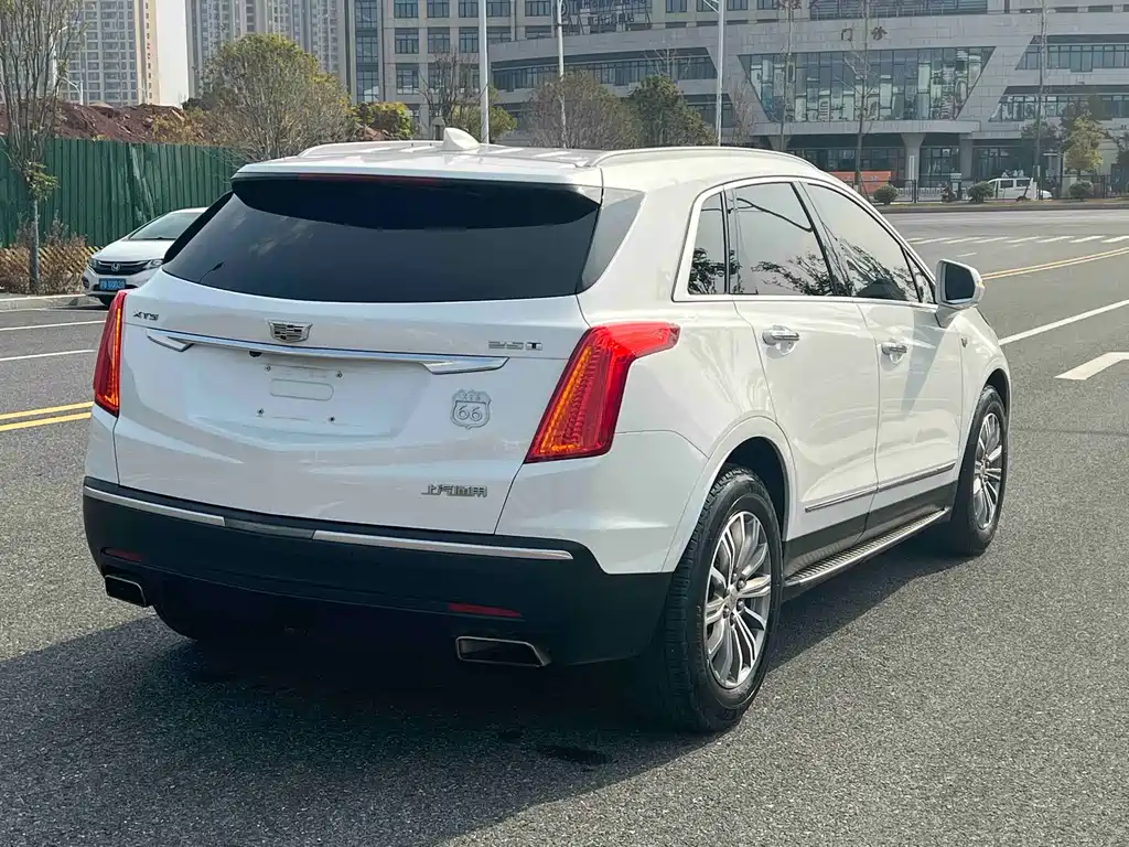 CADILLAC XT5