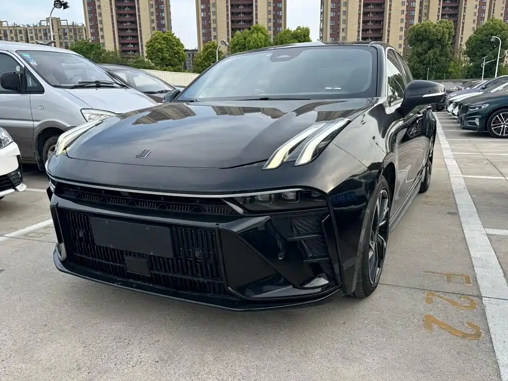 Купить Lynk & Co 03