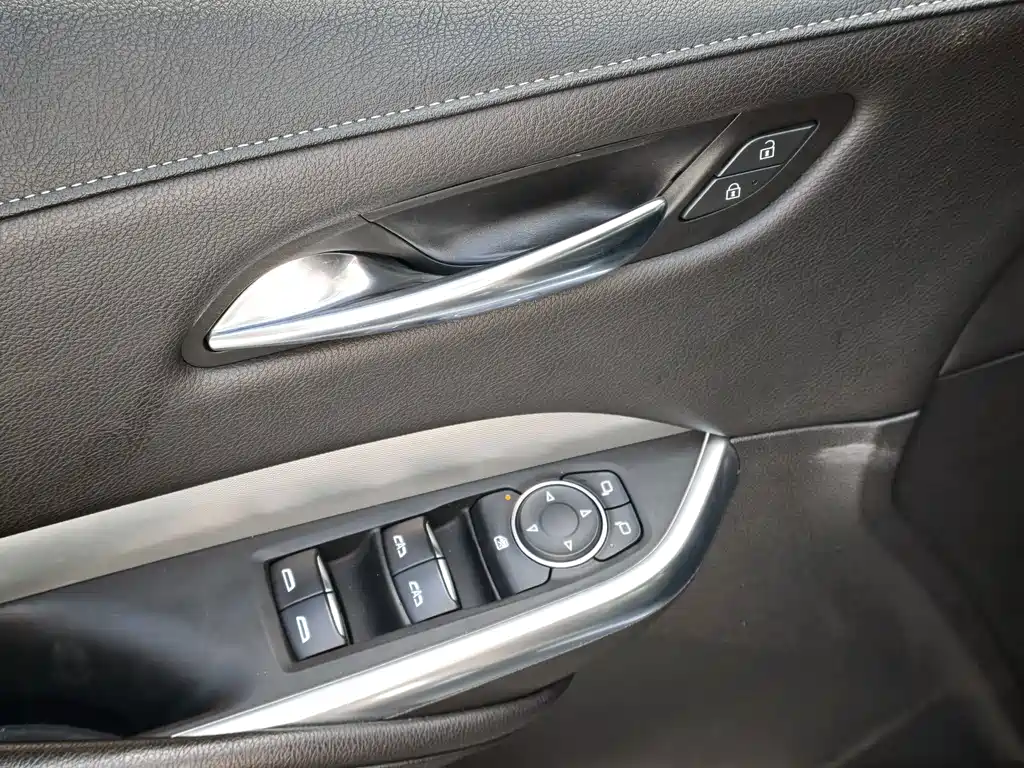 Cadillac XT4 — миниатюра 10