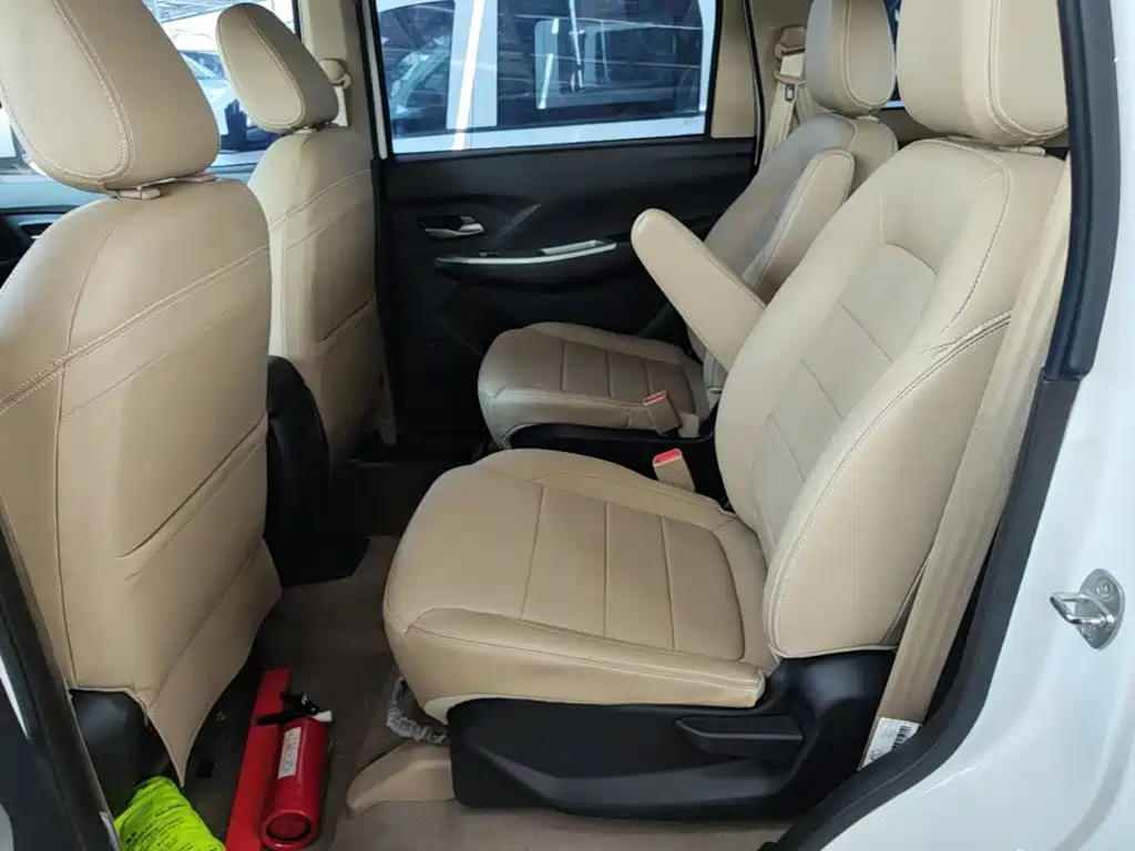 Wuling Hongguang — миниатюра 17