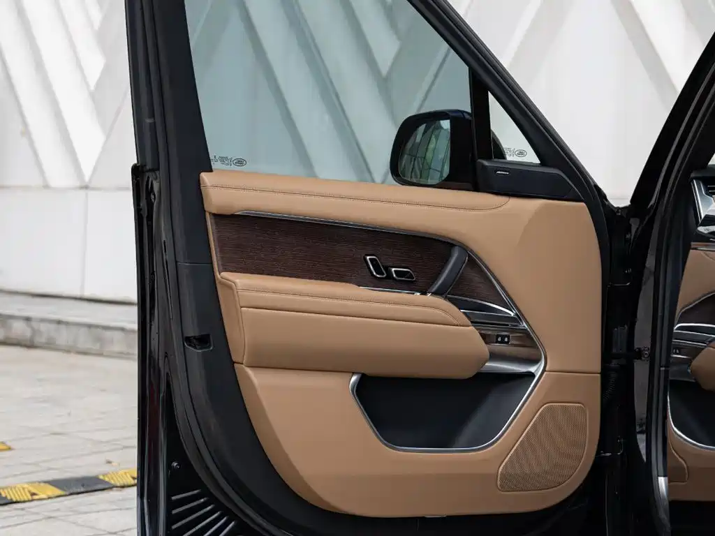 Land Rover Range Rover — миниатюра 16