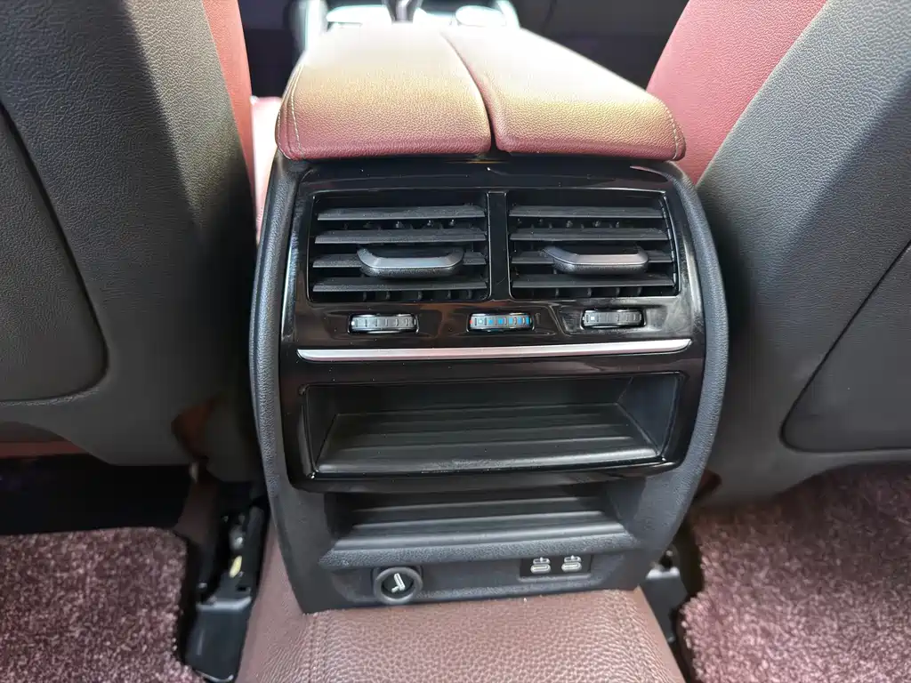 BMW 5 Series — миниатюра 9