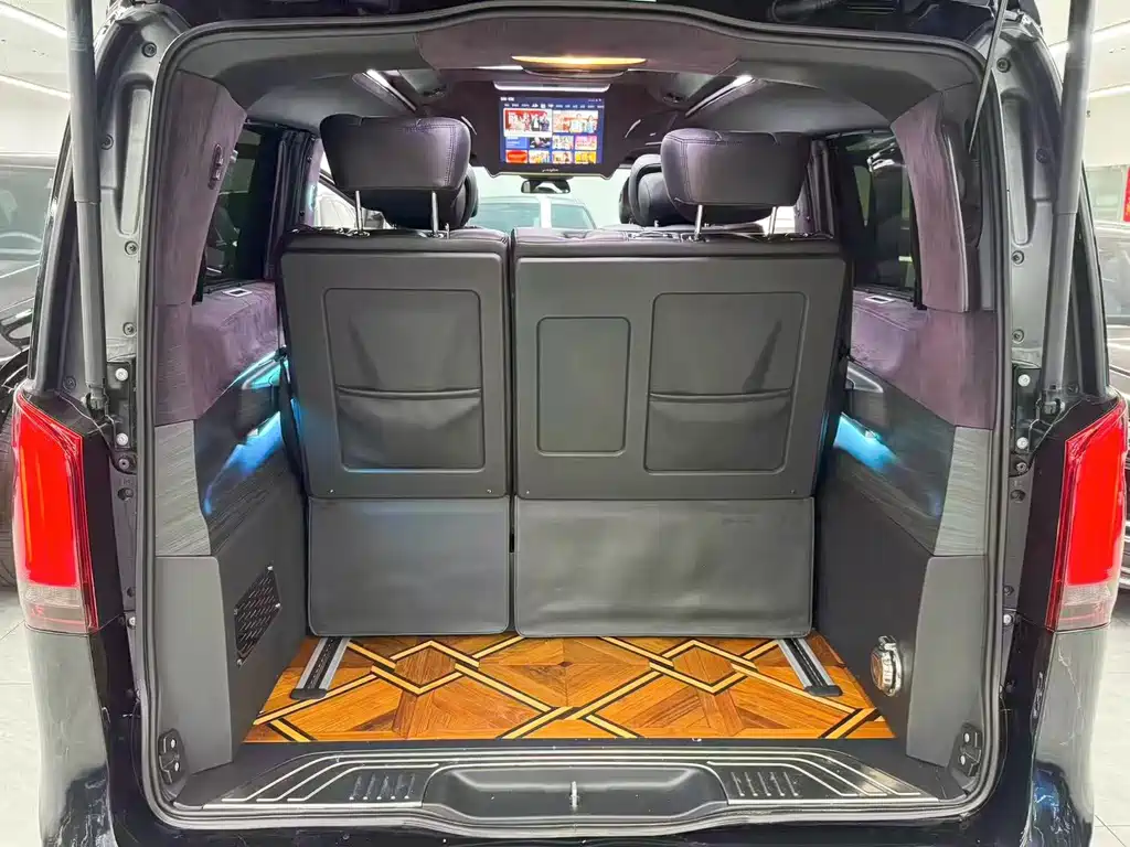 Mercedes-Benz V-Class — миниатюра 27