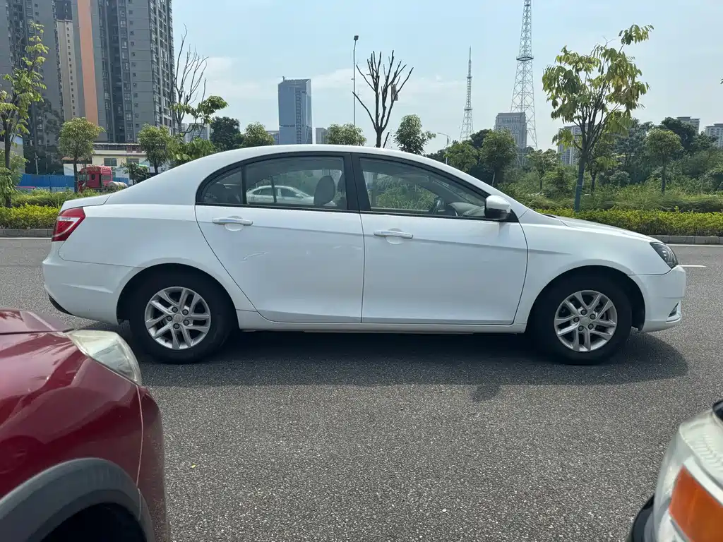 Geely Emgrand — миниатюра 3